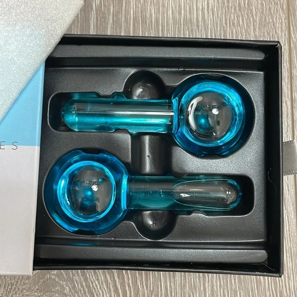 Pivotal Facial Cooling Globes - New in Box - Picture 2 of 3